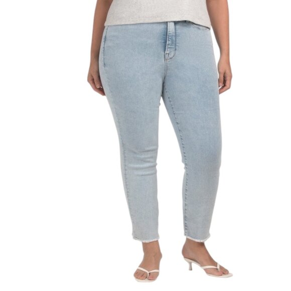 GOOD AMERICAN Plus Good Classic Straight Jeans